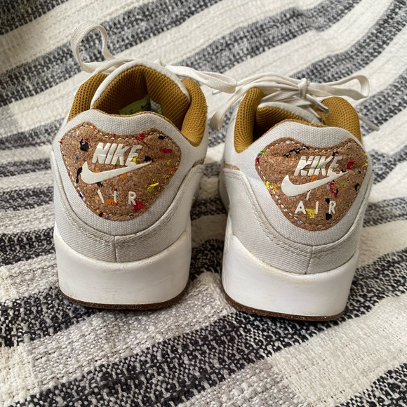 Women’s NIKE AIR MAX 90 SIZE 8 - Picture 3 of 6